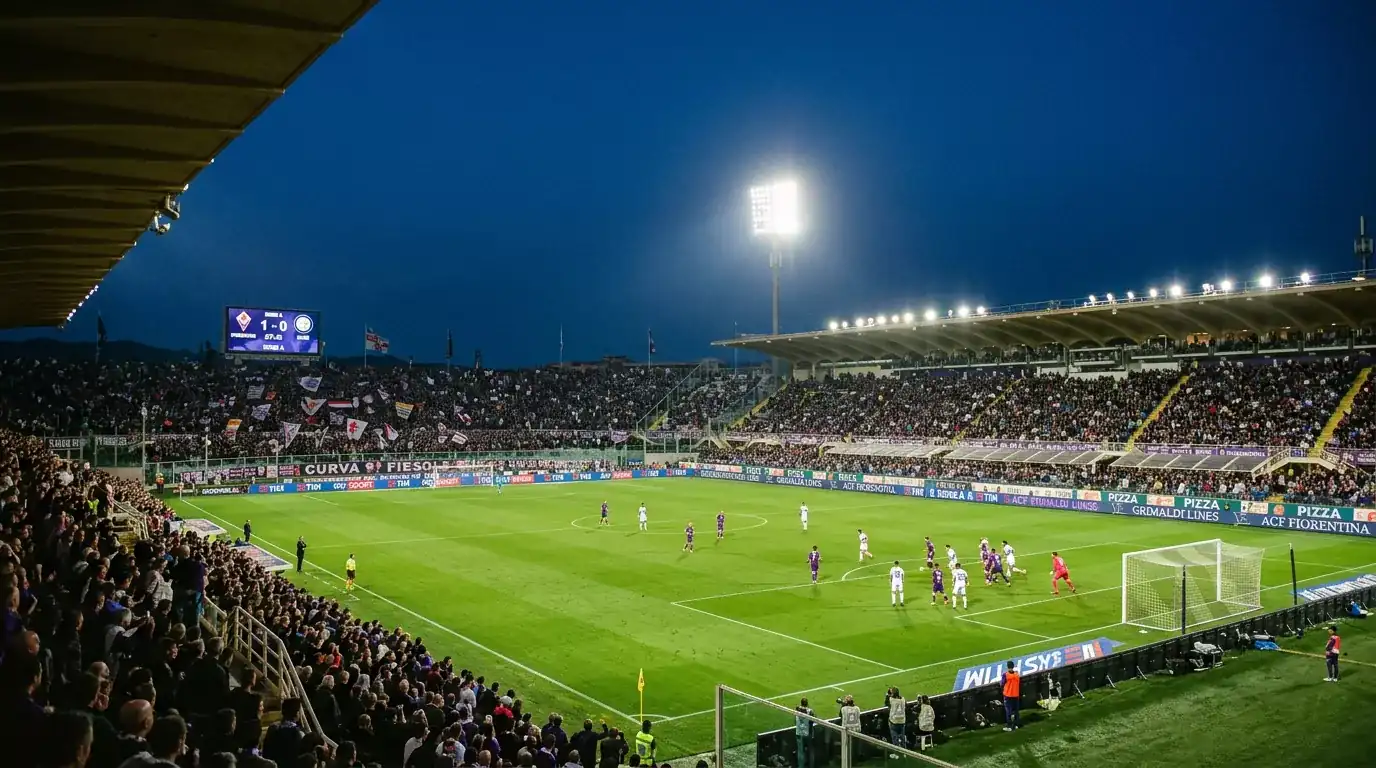 Stadio di Serie A gremito di sera, simbolo della lunga tradizione del betting calcistico italiano